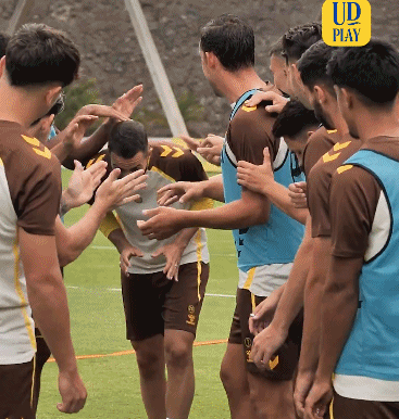 球队队医给, 医院医生 球队队医给, 医院医生