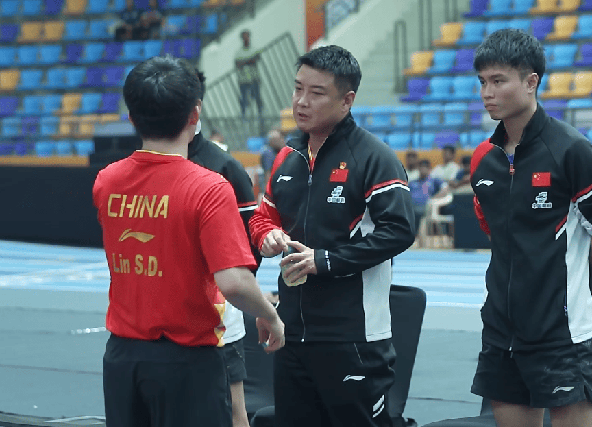 场比赛第三, 王楚钦发球, ea